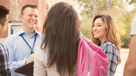 Oncampus Visits: Discover Your Dream College Oncampus Visits: Discover Your Dream College